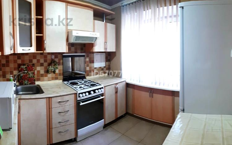 2-комнатная квартира · 46 м² · 2/5 этаж, мкр Новый Город, Гоголя — Алиханова за 10 000 〒 в Караганде, Казыбек би р-н — фото 2
