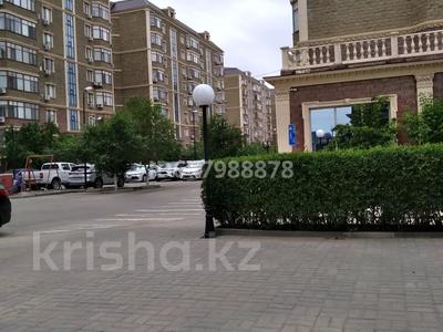 2-комнатная квартира, 80.4 м², 2/9 этаж, Валиханова 13В — Валиханова за 45.7 млн 〒 в Атырау