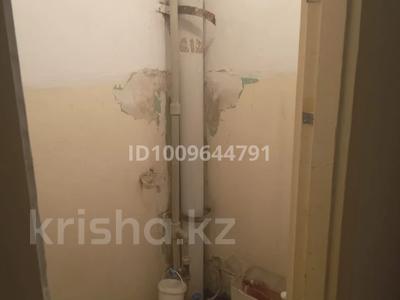 1-комнатная квартира · 10.5 м² · 6/9 этаж, Дулатова 206 — Базар Жансая за 3.3 млн 〒 в Семее