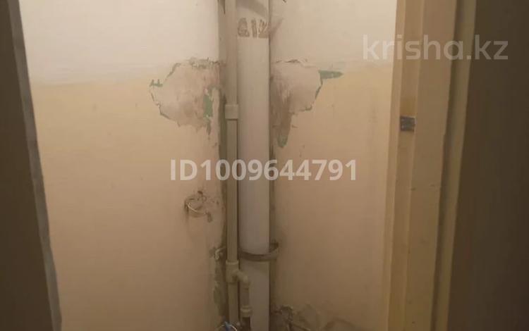 1-бөлмелі пәтер · 10.5 м² · 6/9 қабат, Дулатова 206 — Базар Жансая, бағасы: 3.3 млн ₸ в Семее — фото 2