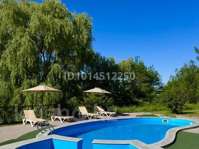 Дача · 4 комнаты · 200 м², мкр Коктобе за 180 000 ₸ в Алматы, Медеуский р-н