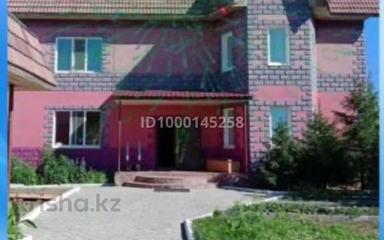 Дом · 6 комнат · 360 м² · посуточно, Мамай Батыра 10 — Район Нового моста, Церкви за 80 000 〒 в Семее — фото 2