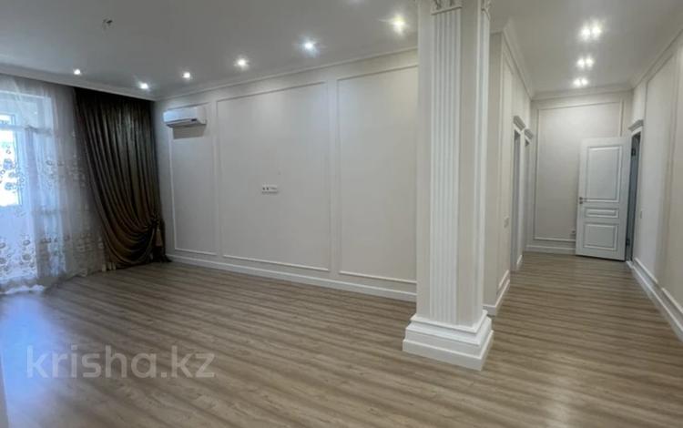 3-бөлмелі пәтер · 105 м² · 3/6 қабат, Кабанбай батыра 60/15, бағасы: 75 млн ₸ в Астане, Есильский р-н — фото 2