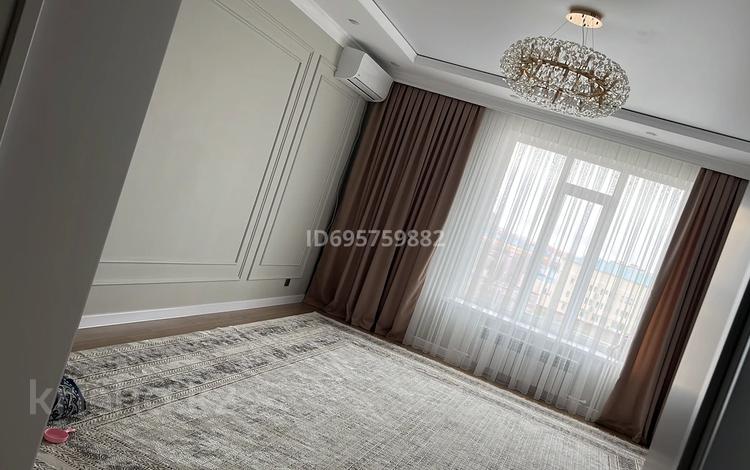 4-комнатная квартира · 150 м² · 5/9 этаж, мкр 8 49а — Молдагулова за 73 млн ₸ в Актобе — фото 4