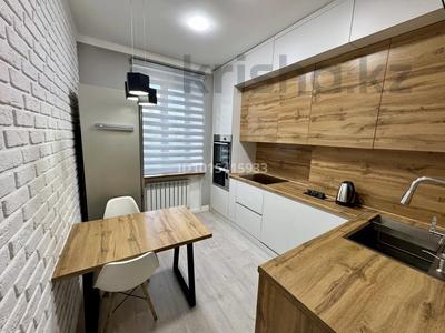 2-комнатная квартира · 49 м² · 3/3 этаж, Момышулы — Район Сквера Победы за 300 000 ₸ в Семее