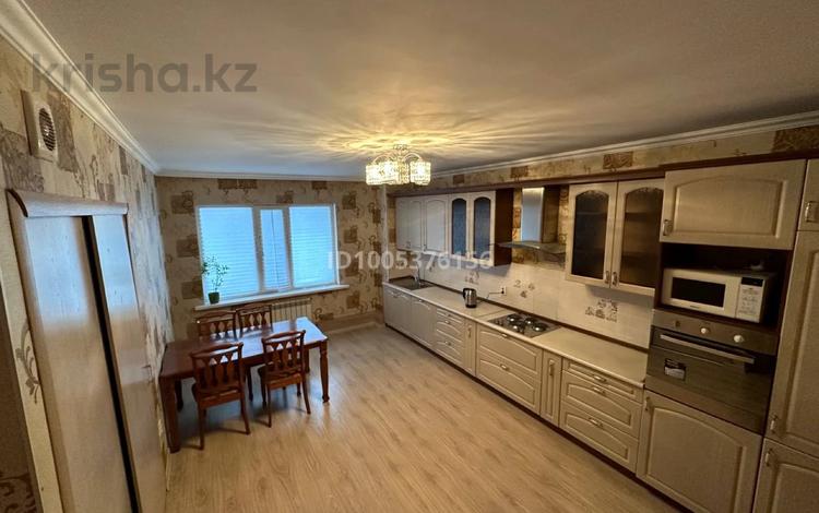 2-комнатная квартира · 103.2 м² · 6/18 этаж, мкр Юго-Восток 60 — Шахтеров за 250 000 〒 в Караганде, Казыбек би р-н — фото 12