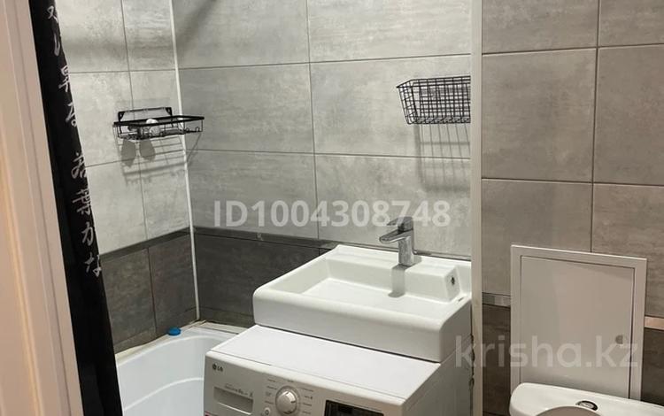 3-бөлмелі пәтер · 48.2 м² · 5/5 қабат, мкр Айгуль, Сергей Тюленина 50 — Район Айгуль, бағасы: 16 млн ₸ в Уральске — фото 2