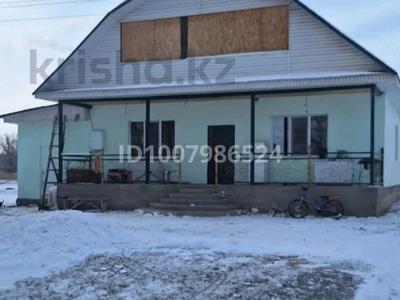 Отдельный дом · 4 комнаты · 180 м² · 100 сот., Бұқар жырау — Жансүгірден 25 км. Қызылқайың ауылы за 120 млн 〒 в Жансугурове