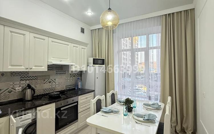 1-комнатная квартира · 45 м², Алихана Бокейханова 11 — Мангилик ел арка за 15 000 ₸ в Астане, Есильский р-н — фото 3