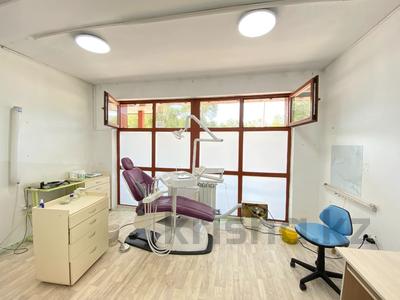 Свободное назначение, офисы, магазины и бутики, склады, общепит, салоны красоты, сельское хозяйство, бани, гостиницы и зоны отдыха, медцентры и аптеки, образование, развлечения · 74 м² за 85 млн 〒 в Алматы, Бостандыкский р-н