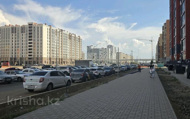 Свободное назначение, офисы, магазины и бутики, склады, общепит, салоны красоты, образование, кабинеты и рабочие места, студии · 70 м² за 250 000 ₸ в Астане, Сарайшык р-н — фото 2