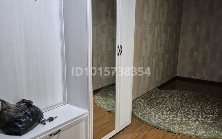 2-бөлмелі пәтер · 75 м² · 4/12 қабат, Толеби 298, бағасы: 300 000 ₸ в Алматы, Ауэзовский р-н — фото 2