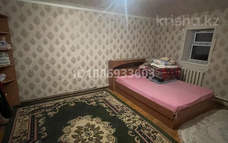 Отдельный дом · 2 комнаты · 80 м², Керей хана 156а за 70 000 〒 в Актобе, мкр. Курмыш — фото 2