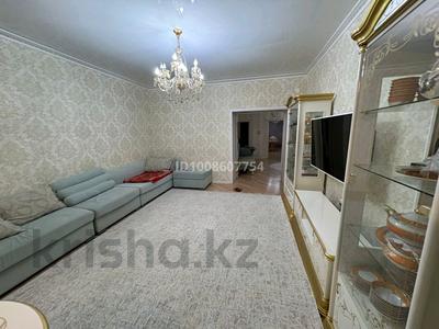 5-комнатная квартира · 180 м² · 1/10 этаж, мкр. Алтын орда 72 к — Санкибай батыра за клиникой дару Альтайр за 90 млн 〒 в Актобе