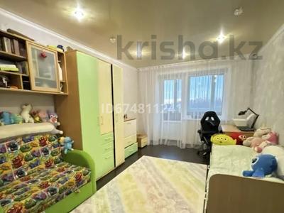 4-бөлмелі пәтер · 110 м² · 5/5 қабат, Кизатова 3г, бағасы: 43.5 млн 〒 в Петропавловске