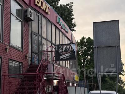 Свободное назначение, офисы, магазины и бутики, склады, общепит, салоны красоты, фитнес и спорт, медцентры и аптеки, образование, развлечения, студии · 300 м² за 800 000 ₸ в Алматы