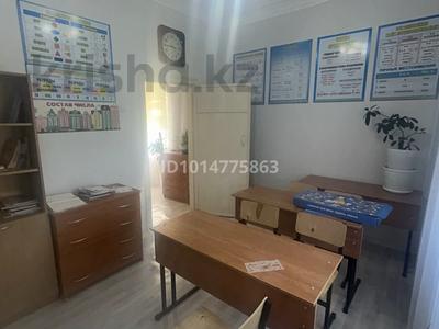 2-бөлмелі пәтер · 46.1 м² · 2/2 қабат, Центральный ш/а., Жолдаскали Досмухамбетов 12 — рахат, бағасы: 13 млн ₸ в Атырау, мкр Центральный