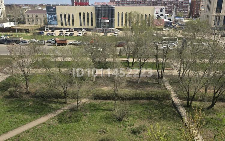 1-комнатная квартира · 35 м², мкр Строитель — Мкр.Строитель, паб Дублин за 10 000 ₸ в Уральске — фото 2