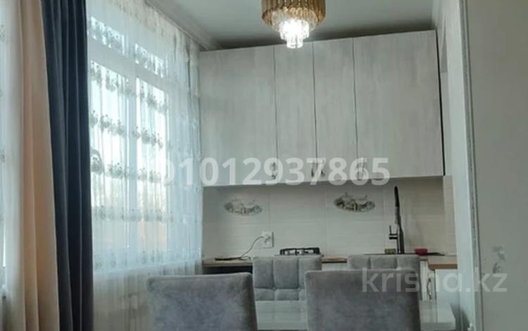 2-бөлмелі пәтер · 54.3 м² · 3/5 қабат, Толе би 76 — «Һибатулла Тарази» орталық мешітіне қарама-қарсы үй, бағасы: 150 000 ₸ — фото 2