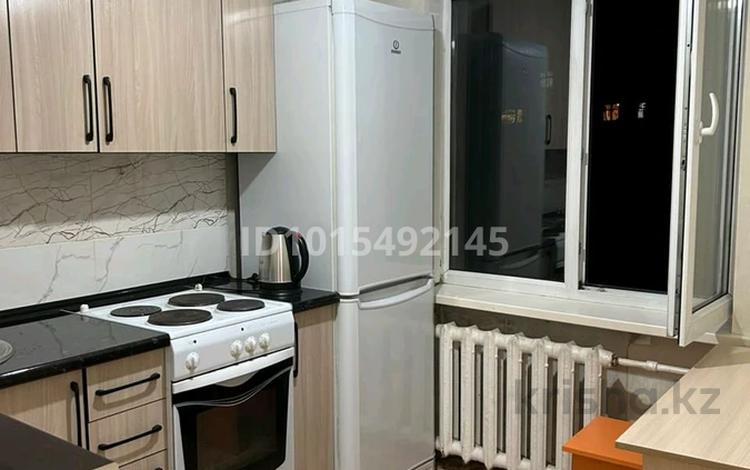 1-бөлмелі пәтер · 33 м² · 2/5 қабат, Назарбаева 23/1 — 45 аптека, бағасы: 10 000 ₸ в Усть-Каменогорске, Ульбинский — фото 2