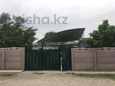Отдельный дом · 6 комнат · 200 м² · 14 сот., улица Аргымак 1 — Абая за 39 млн ₸ в Таразе
