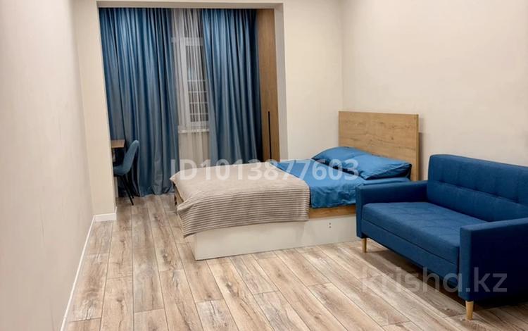 1-бөлмелі пәтер · 28 м² · 9/9 қабат, Варламова — Толе би, бағасы: 18 000 ₸ в Алматы, Алмалинский р-н — фото 2
