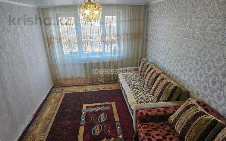 1-комнатная квартира, 33 м², 5/5 этаж, 2 мкрн 5 за 8.5 млн 〒 в Талдыкоргане, мкр Жетысу — фото 2