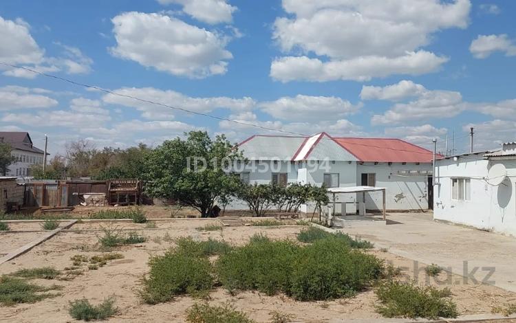 Отдельный дом · 3 комнаты · 120 м² · 12 сот., мкр Аксай, Казахстанская 19 за 19 млн 〒 в Атырау — фото 2