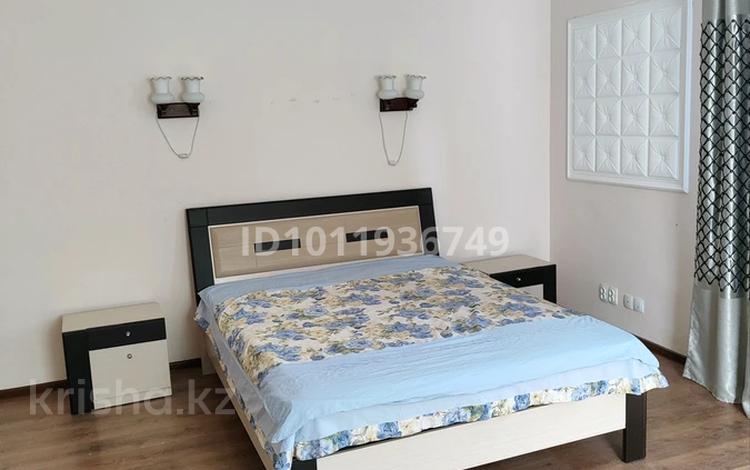 3-бөлмелі пәтер · 130 м² · 2/3 қабат, Шамина, бағасы: 350 000 ₸ в Атырау, мкр Жилгородок — фото 2