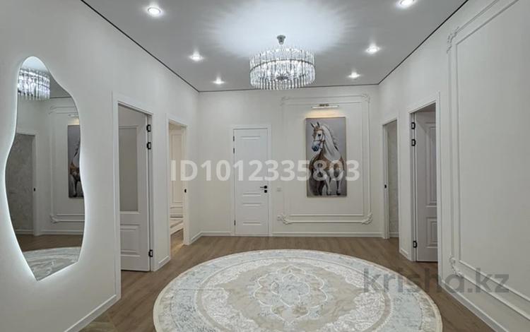 3-комнатная квартира · 125 м², 17-й мкр, 16 микрорайон 84 за 46 млн ₸ в Актау — фото 2