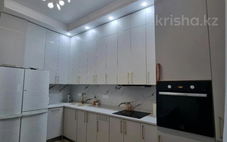 3-комнатная квартира · 105 м² · 2/18 этаж, 16-й мкр 64 за 32 млн ₸ в Актау — фото 2