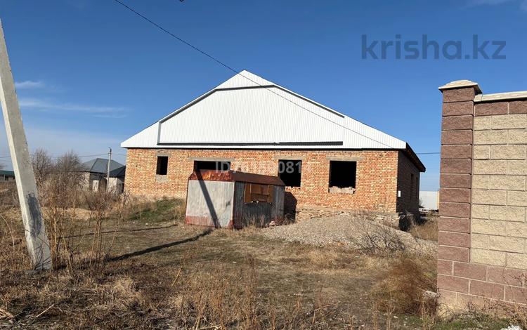 Отдельный дом · 7 комнат · 222 м² · 10 сот., Сауран 3 — Дача Қайнар за 17 млн 〒 в Таразе — фото 2