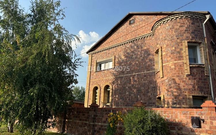 Отдельный дом · 7 комнат · 330 м² · 13 сот., Химиков за 120 млн ₸ в Павлодаре — фото 11