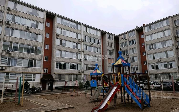 2-комнатная квартира · 65 м² · 4/6 этаж, мкр Женис 32/1 за 27 млн ₸ в Уральске — фото 2