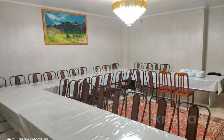 Дом · 6 комнат · 220 м², Воинов интернациолистов 3А — Маяковского - Воинов Интернациолистов за 80 000 〒 в Костанае — фото 2