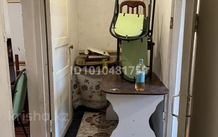 2-бөлмелі пәтер · 60 м² · 1/2 қабат, Алтынсарина 7 — Алтынсарина 7, бағасы: 4 млн 〒 в  — фото 2