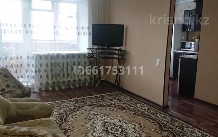 2-комнатная квартира, 62 м², 5/5 этаж посуточно, Алиханова 30/1 за 7 000 〒 в Караганде — фото 2