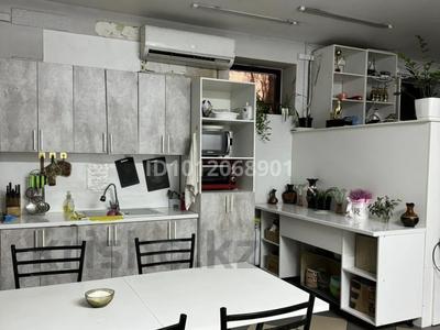 5 бөлме · 500 м² · 2 қабат, Жамбыла 130А, бағасы: 60 000 〒 в Алматы, Алмалинский р-н