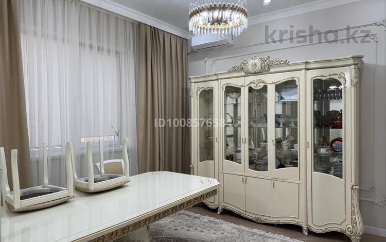 Отдельный дом · 8 комнат · 300 м², мкр. Алмагуль, Насипкали кобданова за 1 млн 〒 в Атырау — фото 2