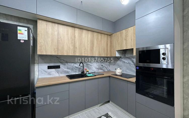 2-комнатная квартира · 56 м² · 5/5 этаж, Халиуллина 196/1 за 250 000 ₸ в Алматы, Медеуский р-н — фото 2