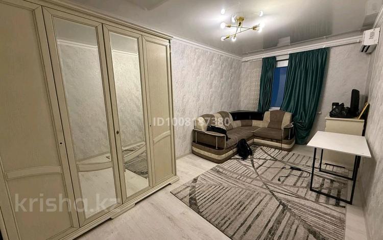 2-комнатная квартира · 56 м² · 6/12 этаж, мкр Акбулак, 1-я улица 57 — Алматы Арена за 250 000 ₸ в Алатауский р-н — фото 2