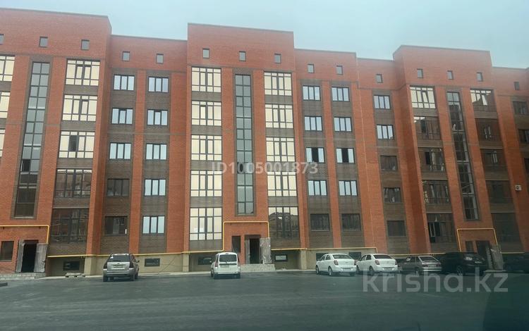 4-комнатная квартира · 140 м² · 4/5 этаж, мкр. Алтын орда 100в — Школа Акбобек за 46 млн ₸ в Актобе — фото 3
