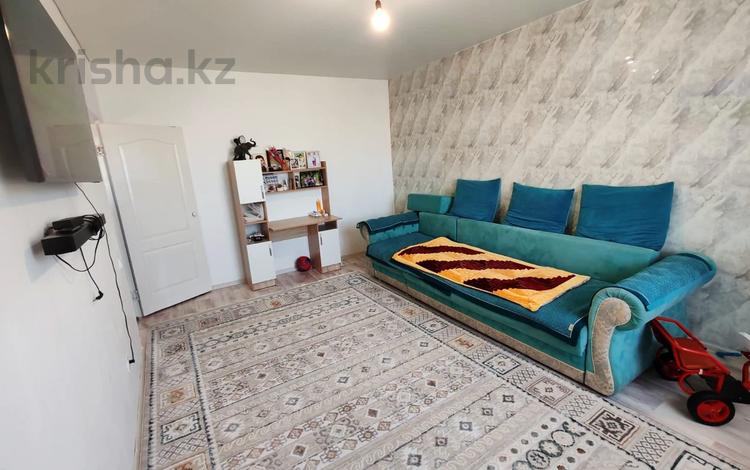 3-комнатная квартира · 63.5 м² · 1/3 этаж, Бейбiтшiлiк 10Б за 15 млн ₸ в Караганде, Казыбек би р-н — фото 2