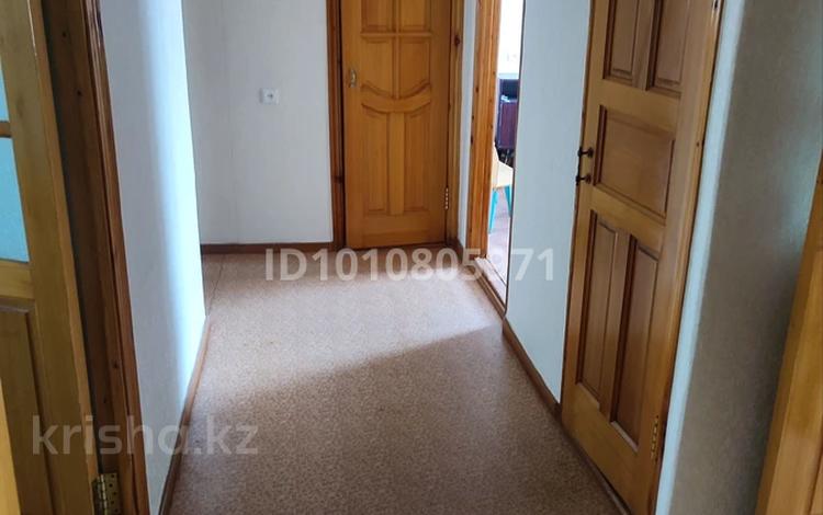 3-бөлмелі пәтер · 71 м² · 4/5 қабат, Абая 23а — Банк, бағасы: 37 млн ₸ в  — фото 3