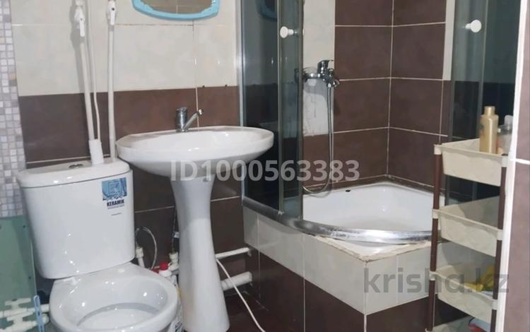 1-бөлмелі пәтер · 46 м² · 5/5 қабат, 19-шағынаудан, Восток 2 — ТД Ануар, бағасы: 10 000 ₸ в Караганде, Алихана Бокейханова р-н — фото 12
