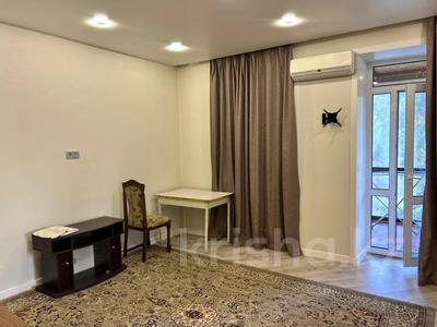 2-комнатная квартира · 45 м², мкр Михайловка , Алалыкина 1 за 180 000 ₸ в Караганде, Казыбек би р-н