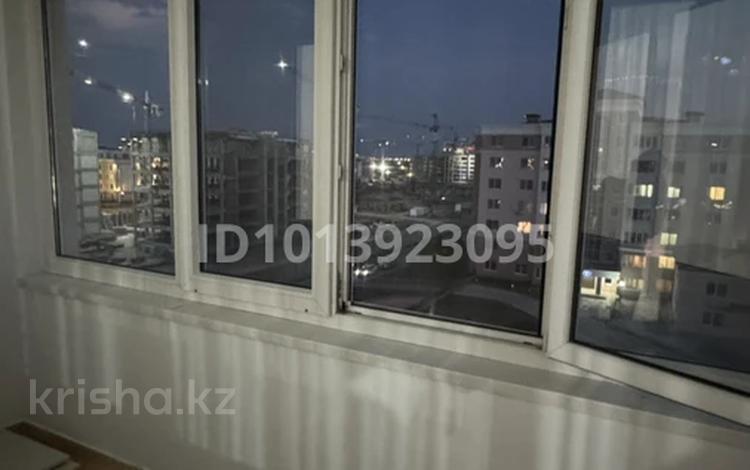 1-комнатная квартира · 43 м², Аль-Фараби 8 за 26 млн ₸ в Астане, Есильский р-н — фото 2