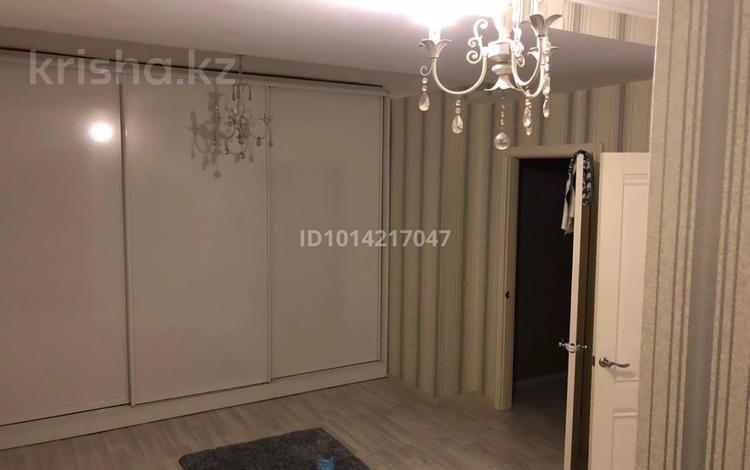 4-бөлмелі пәтер · 150 м² · 11/16 қабат, Самал-1 ш/а. 9/2 — Достык Плаза, бағасы: 750 000 ₸ в Алматы, Медеуский р-н — фото 8