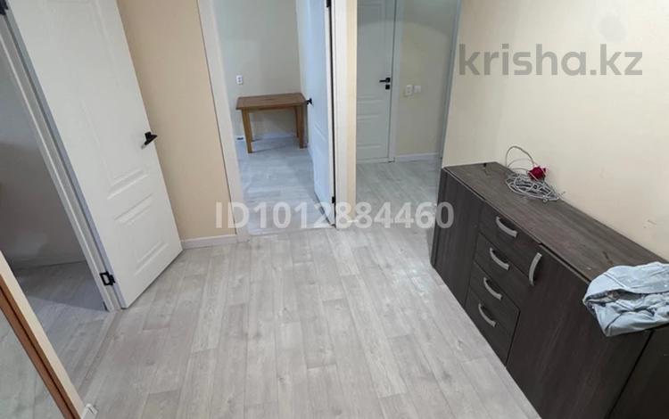 2-бөлмелі пәтер · 62 м² · 1/5 қабат, мкр 8 273 — Братьев Жубановых 273, бағасы: 150 000 ₸ в Актобе — фото 2