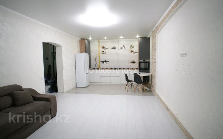 2-комнатная квартира · 69 м² · 3/10 этаж, Самал 82/3 — Школа ГЭН за 30 млн ₸ в Уральске — фото 14
